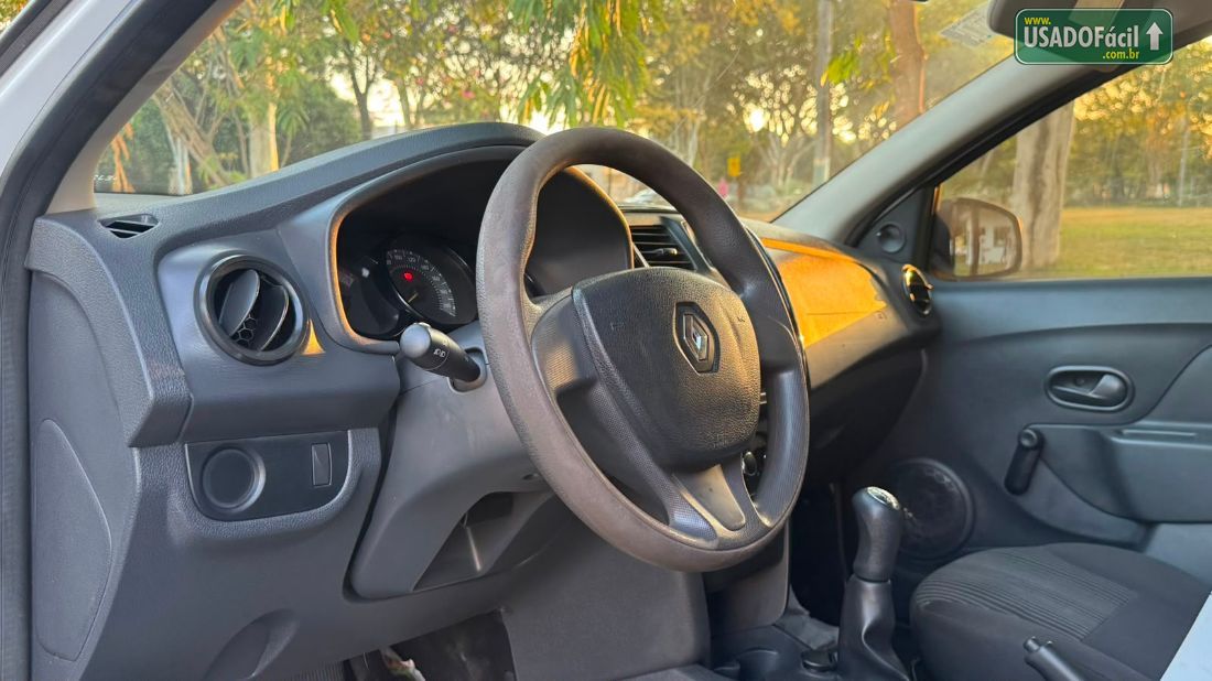 Renault Logan Authentique 1.0 Hi-Flex 2014/2014 — foto 4 de 6