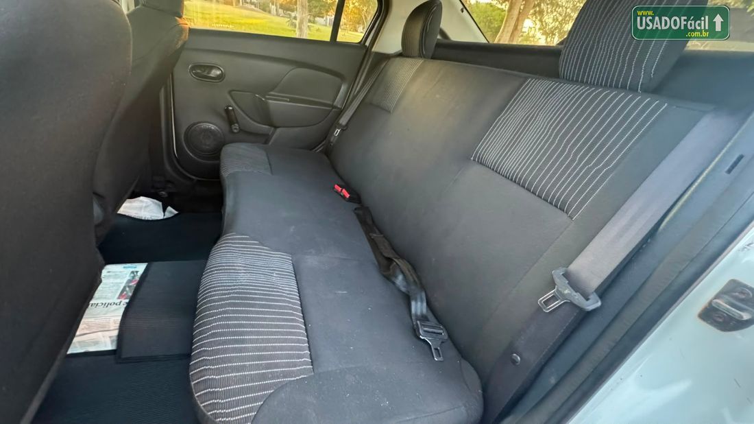 Renault Logan Authentique 1.0 Hi-Flex 2014/2014 — foto 6 de 6