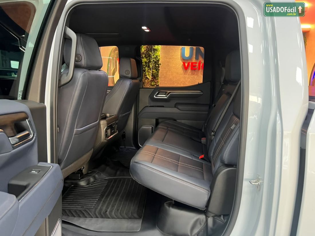 CHEVROLET/GM Silverado High Country 5.3 V8 AWD Automático 2025/2026 — foto 8 de 12