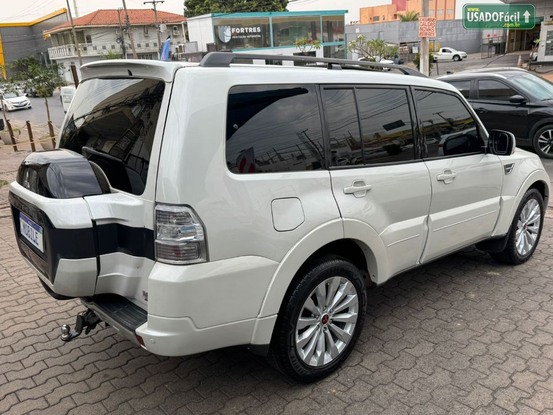 Mitsubishi Pajero HPE Full 3.2 4x4 Turbo Intercooler Automático Diesel 2015/2016 — foto 4 de 18