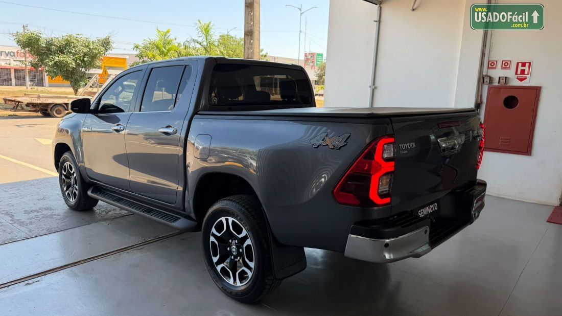 Toyota Hilux SRX CD 2.8 4x4 TDI Automático Diesel 2025/2025 — foto 11 de 13