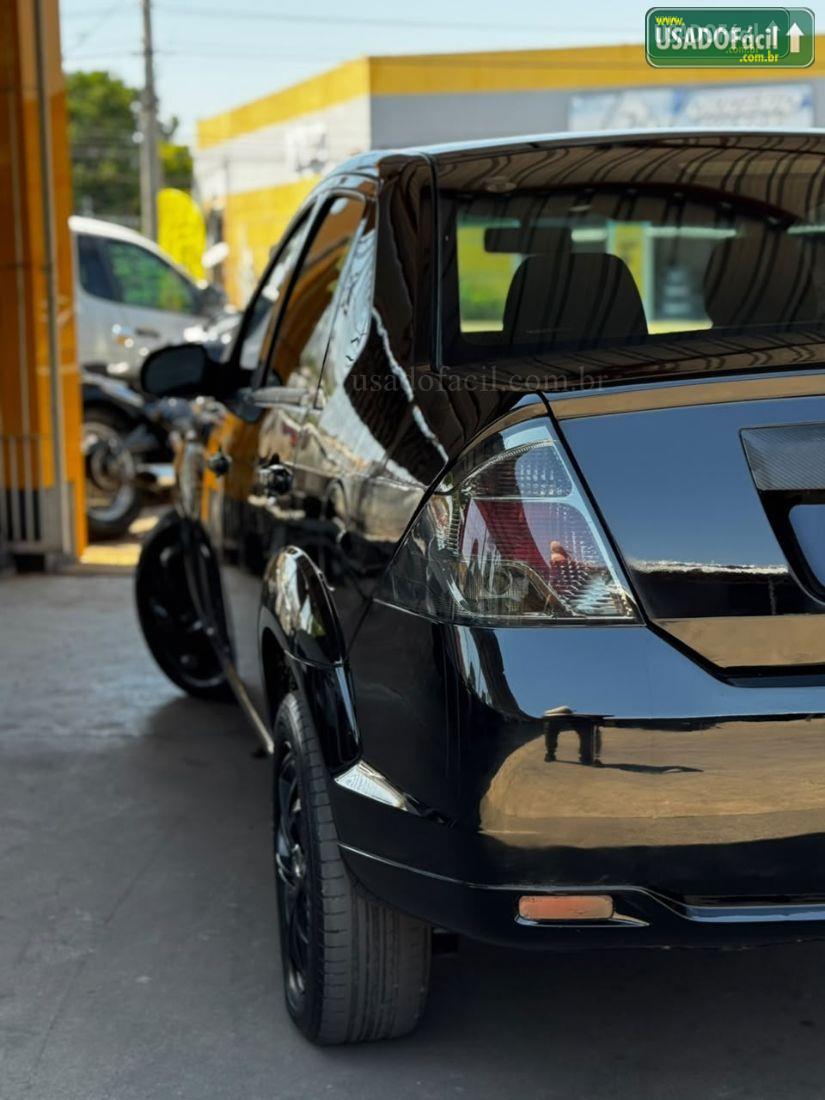 FORD Fiesta Sedan 1.0 8V Flex 4P 2011/2012 — foto 13 de 16