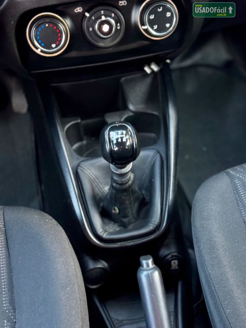 Fiat Cronos 1.3 Mecânico Flex 2021/2022 — foto 17 de 19