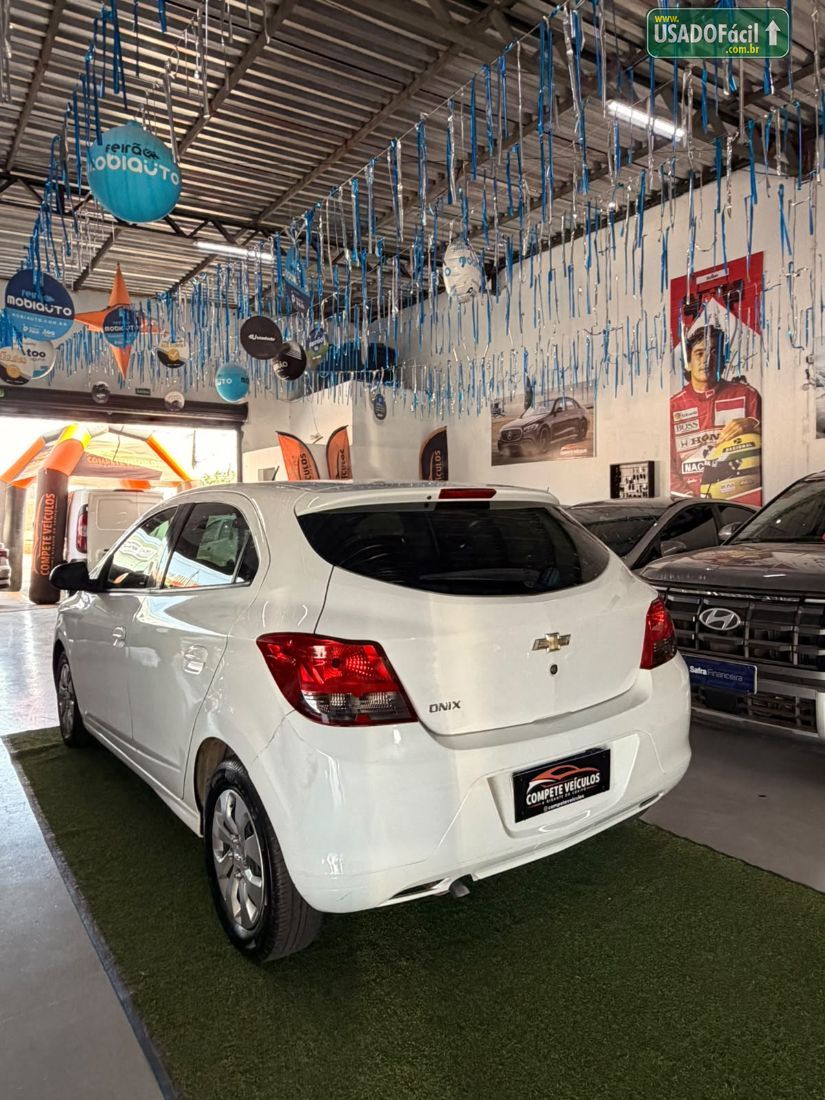 CHEVROLET/GM Onix Joy Hatch 1.0 Mecânico Flex 2019/2019 — foto 4 de 9