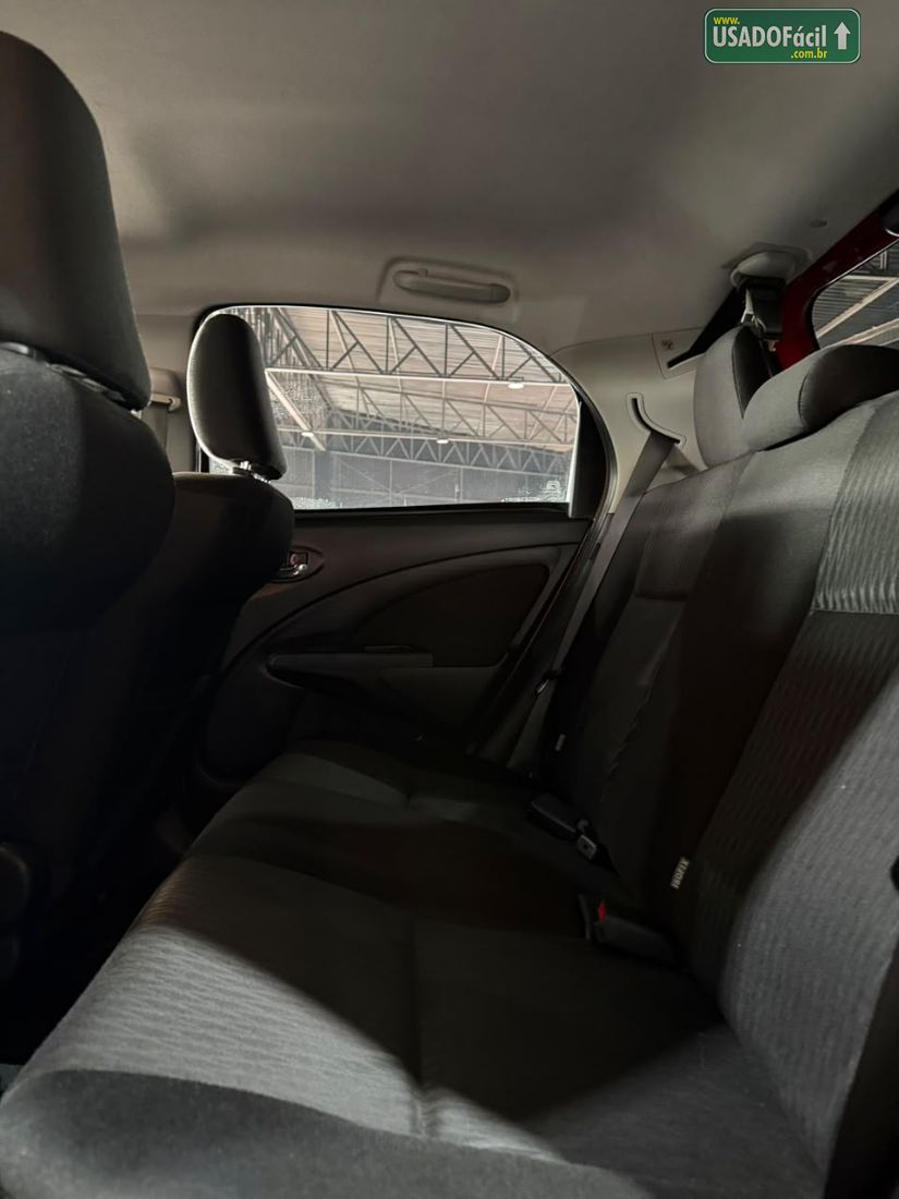 TOYOTA Etios Hatch X Plus 1.5 Automático Flex 2018/2019 — foto 13 de 16
