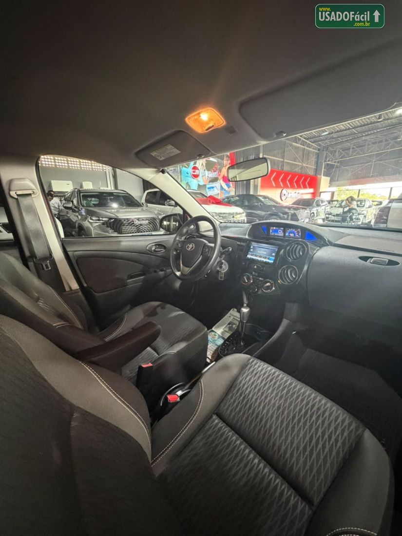 TOYOTA Etios Hatch X Plus 1.5 Automático Flex 2018/2019 — foto 14 de 16