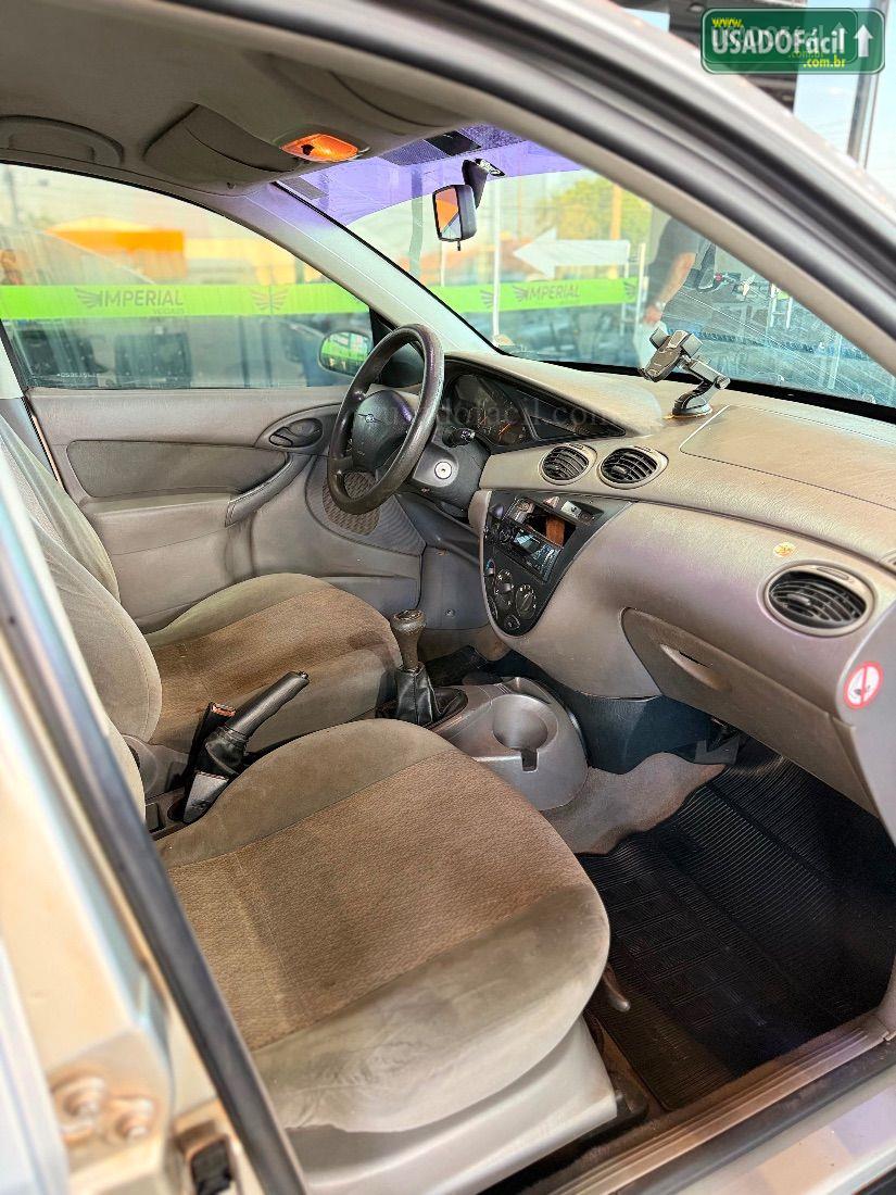 FORD Focus Hatch 1.8 16V 5P 2000/2001 — foto 12 de 12