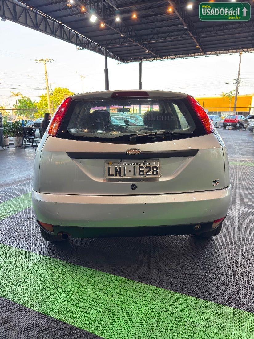 FORD Focus Hatch 1.8 16V 5P 2000/2001 — foto 2 de 12