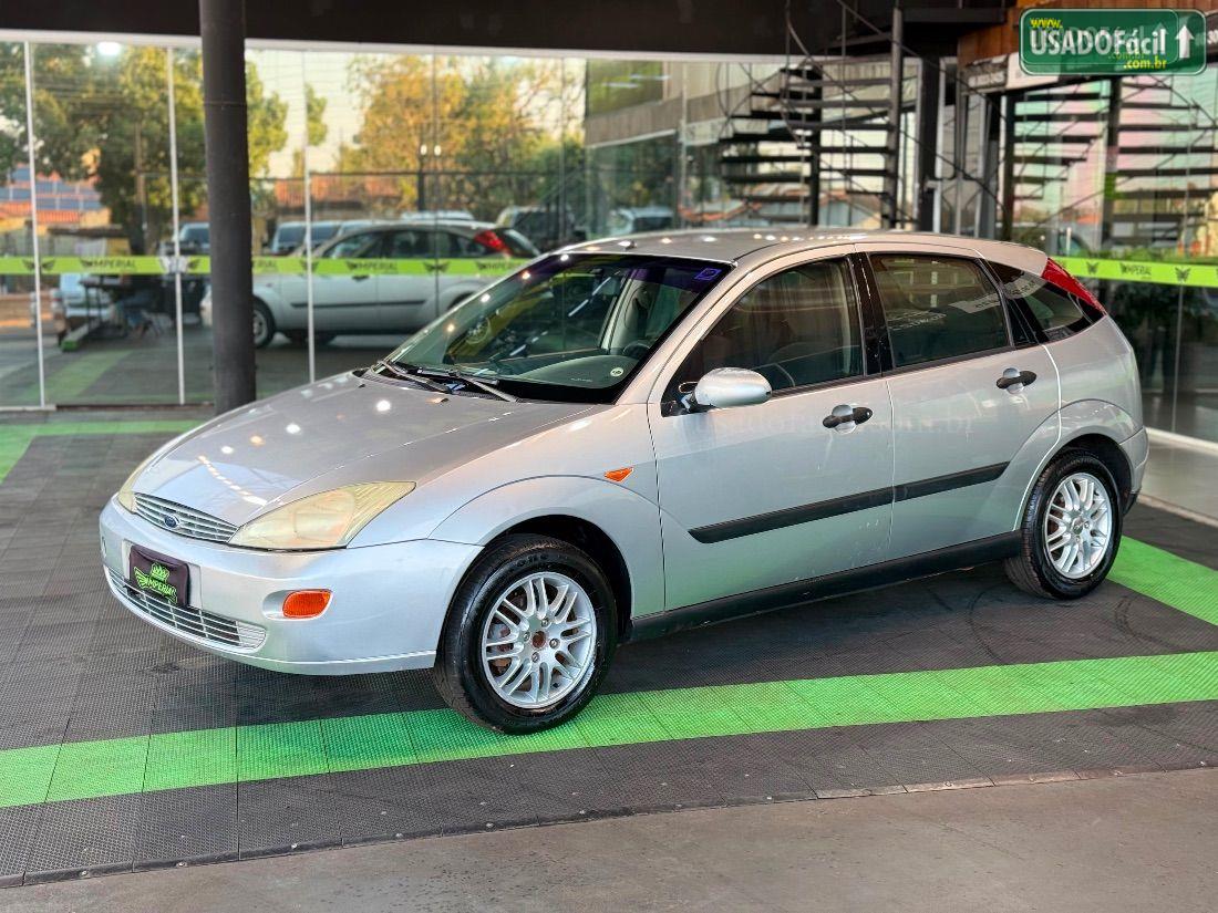 FORD Focus Hatch 1.8 16V 5P 2000/2001 — foto 4 de 12