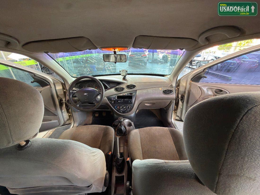 FORD Focus Hatch 1.8 16V 5P 2000/2001 — foto 7 de 12
