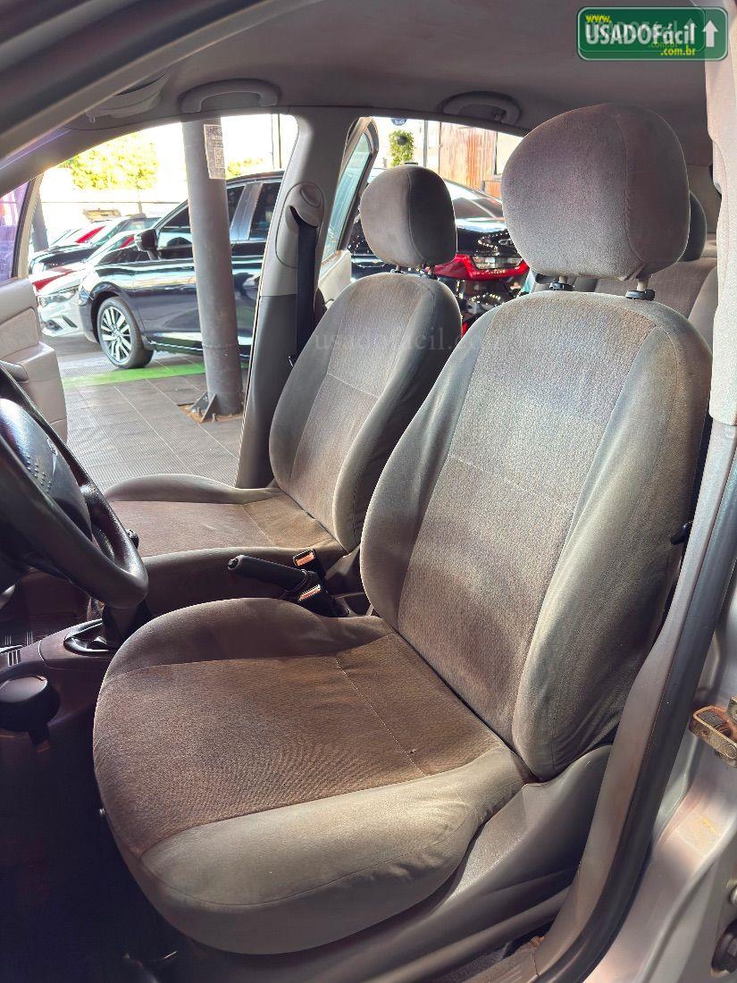 FORD Focus Hatch 1.8 16V 5P 2000/2001 — foto 8 de 12