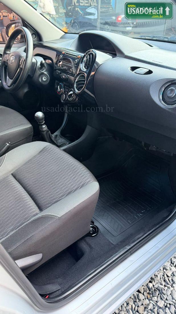 TOYOTA Etios Hatch XS 1.5 Mecânico Flex 2017/2018 — foto 14 de 15