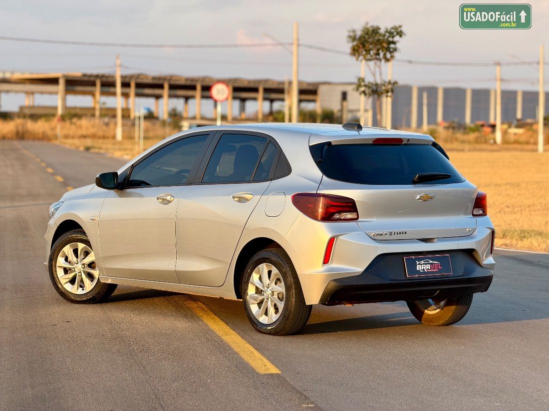 CHEVROLET/GM Onix Hatch LT 1.0 Mecânico Flex 2023/2023 — foto 2 de 13