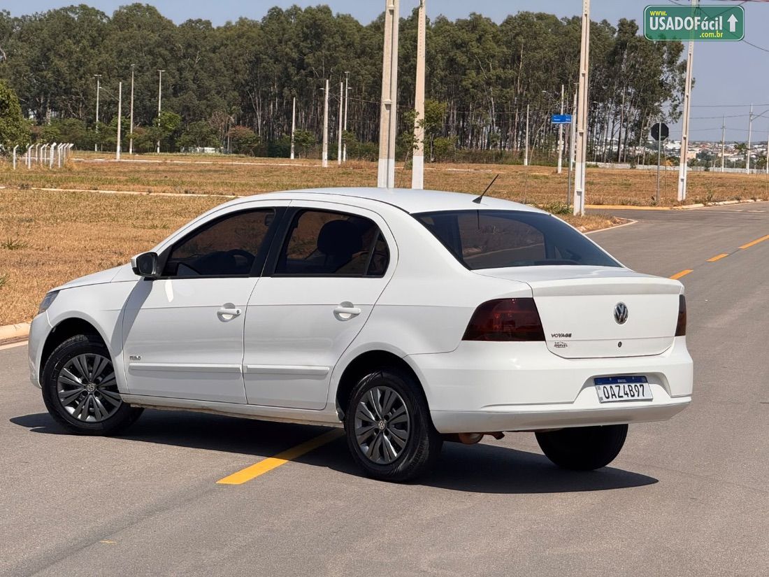 Volkswagen Voyage City 1.0 Mi Total Flex 2012/2013 — foto 3 de 11