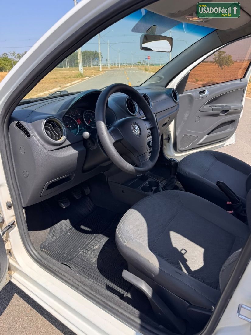 Volkswagen Voyage City 1.0 Mi Total Flex 2012/2013 — foto 6 de 11