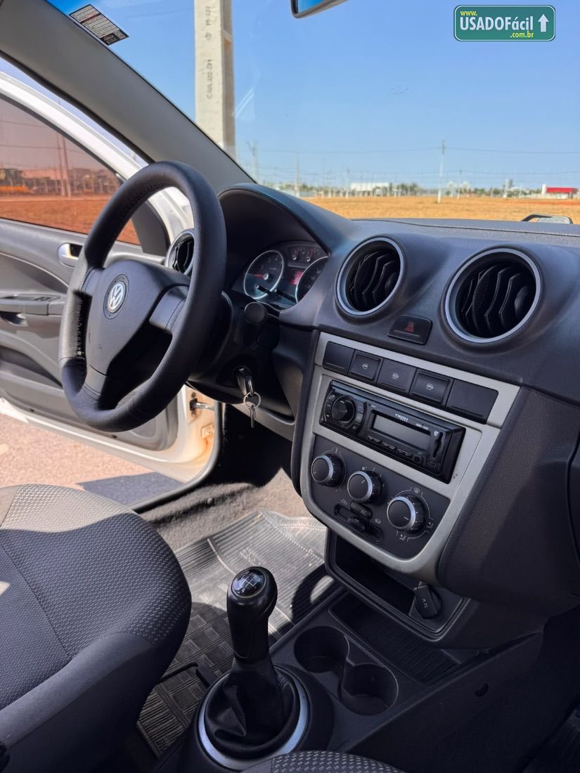Volkswagen Voyage City 1.0 Mi Total Flex 2012/2013 — foto 9 de 11