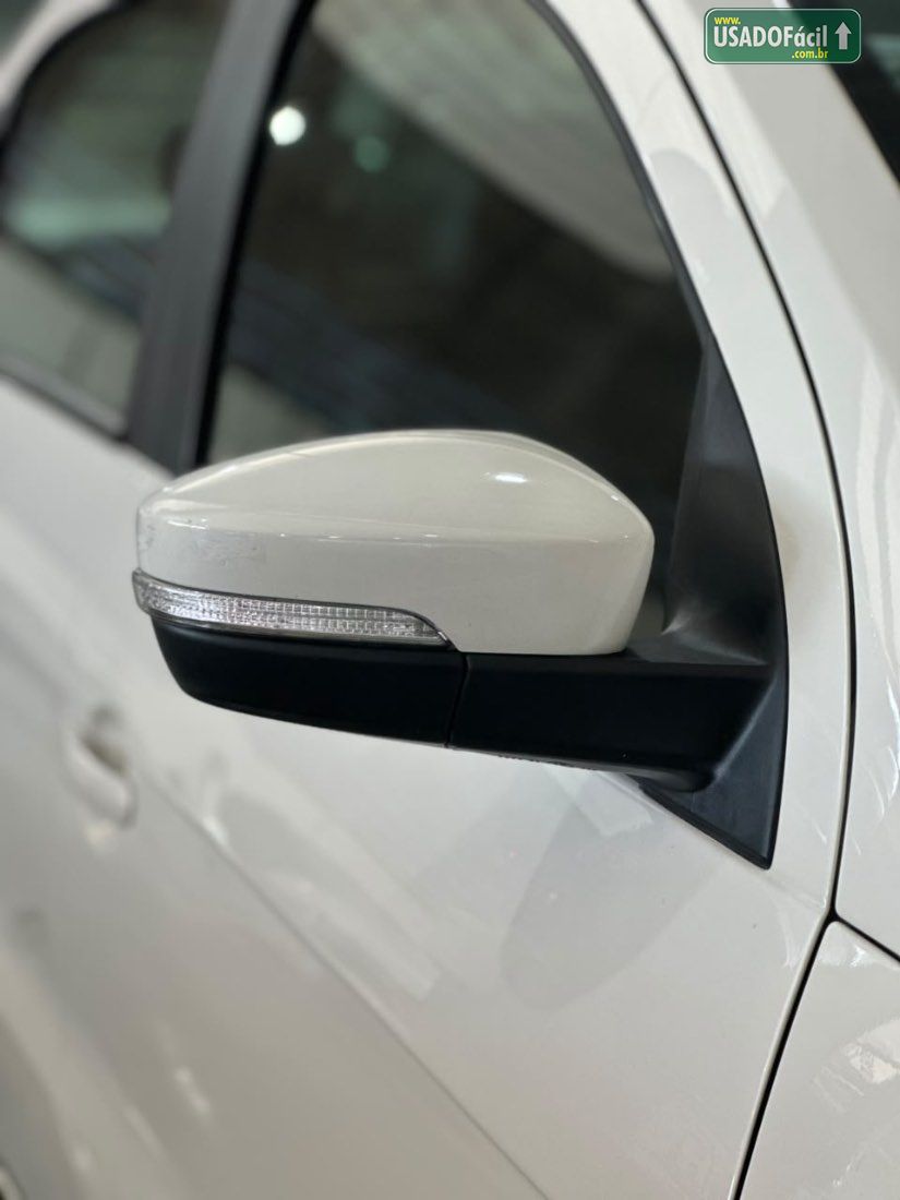 Volkswagen Voyage 1.6 MSi Automático Flex 2019/2020 — foto 9 de 20