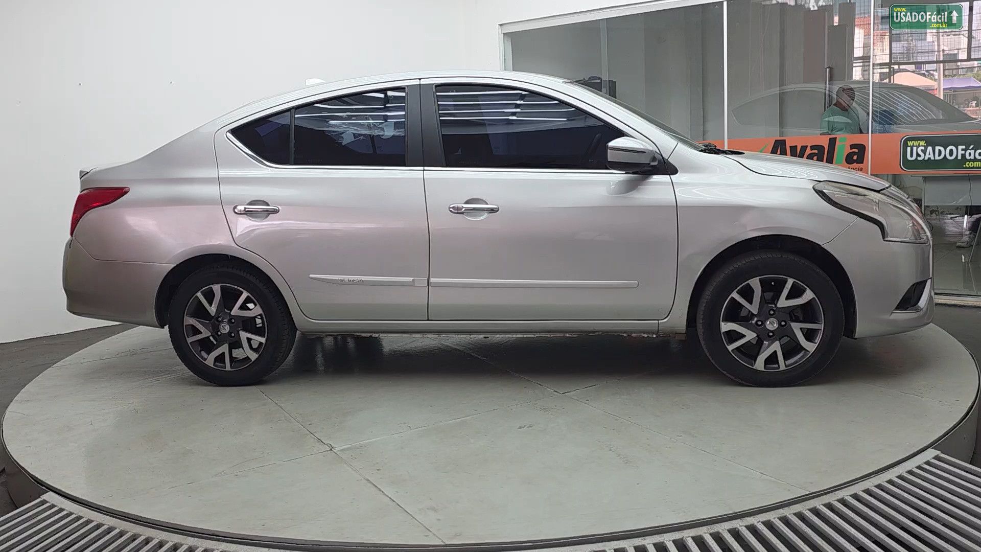 NISSAN Versa Unique 1.6 Mecânico Flex 2016/2016 — foto 4 de 25