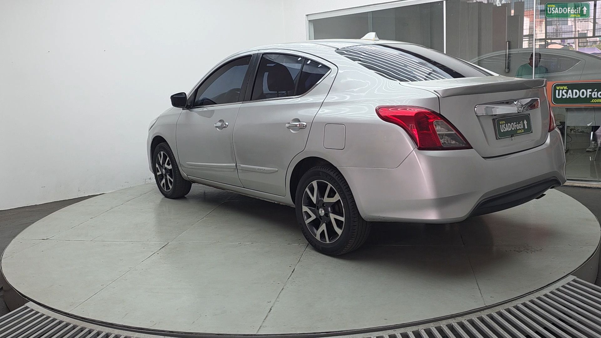 NISSAN Versa Unique 1.6 Mecânico Flex 2016/2016 — foto 7 de 25