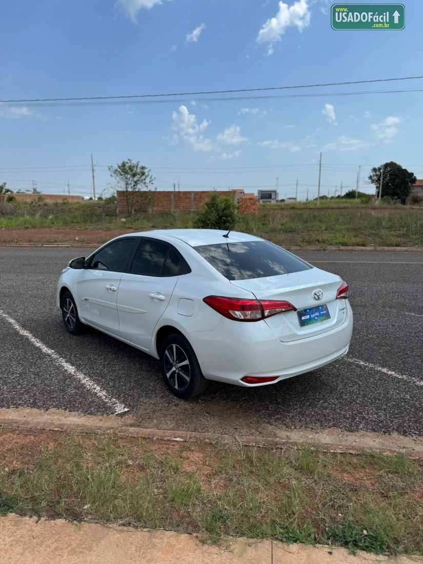 Toyota Yaris Sedan XS Connect 1.5 Automático Flex 2021/2022 — foto 4 de 11