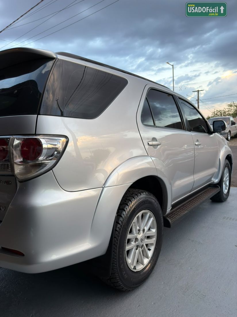 Toyota Hilux SW4 SRV D4-D 3.0 4x4 TDI Automático Diesel 2013/2013 — foto 9 de 10