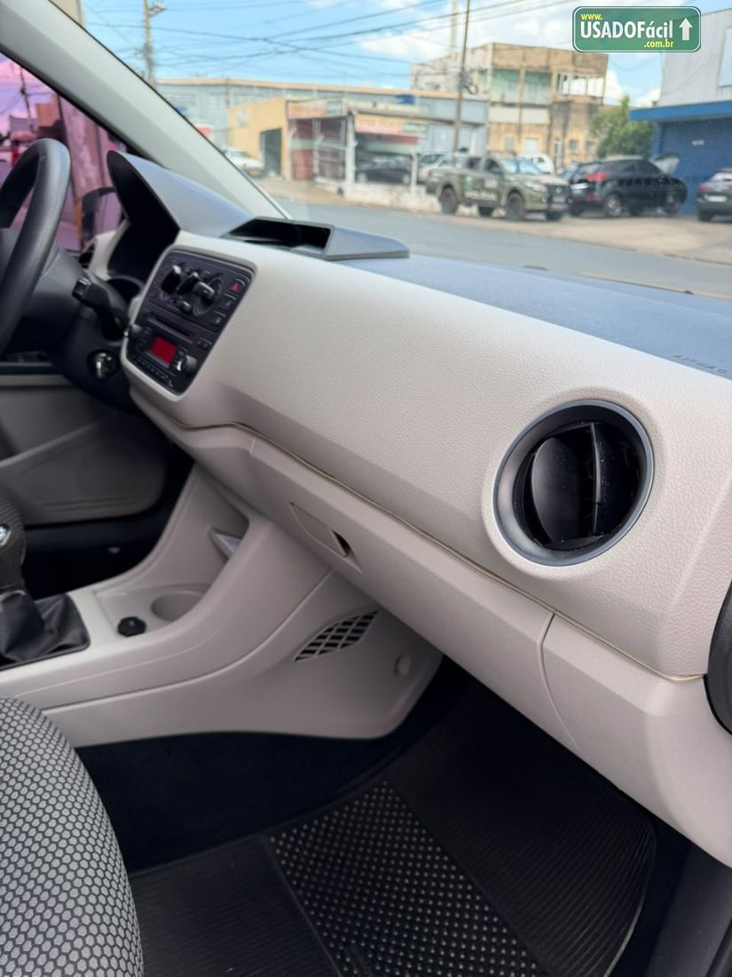 Volkswagen Up! Move 1.0 TSI Total Flex 5P 2016/2017 — foto 17 de 26