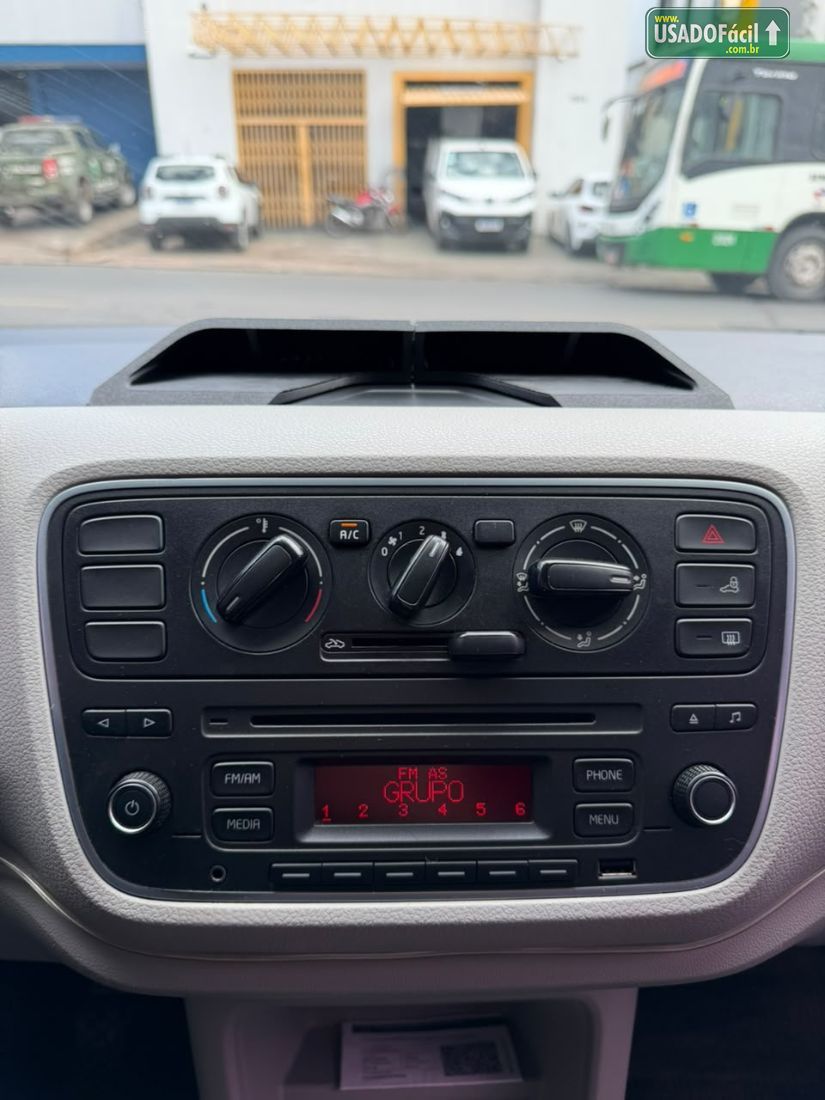 Volkswagen Up! Move 1.0 TSI Total Flex 5P 2016/2017 — foto 24 de 26