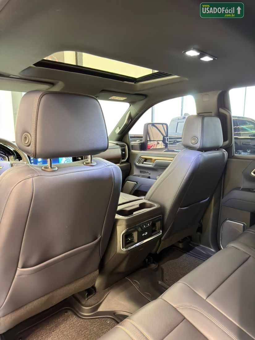 CHEVROLET/GM Silverado High Country 5.3 V8 AWD Automático 2023/2024 — foto 8 de 16
