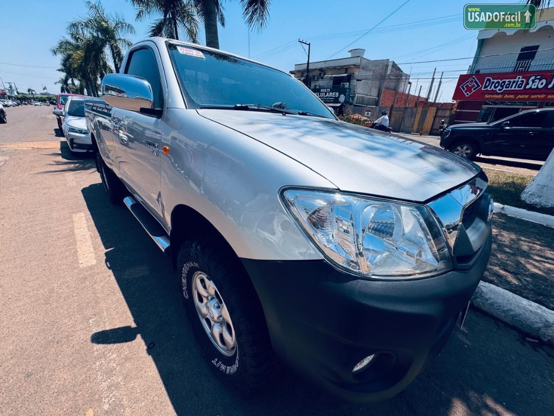 Toyota Hilux CS D4-D 2.5 4x4 Turbo Mecânico Diesel 2010/2010 — foto 2 de 8