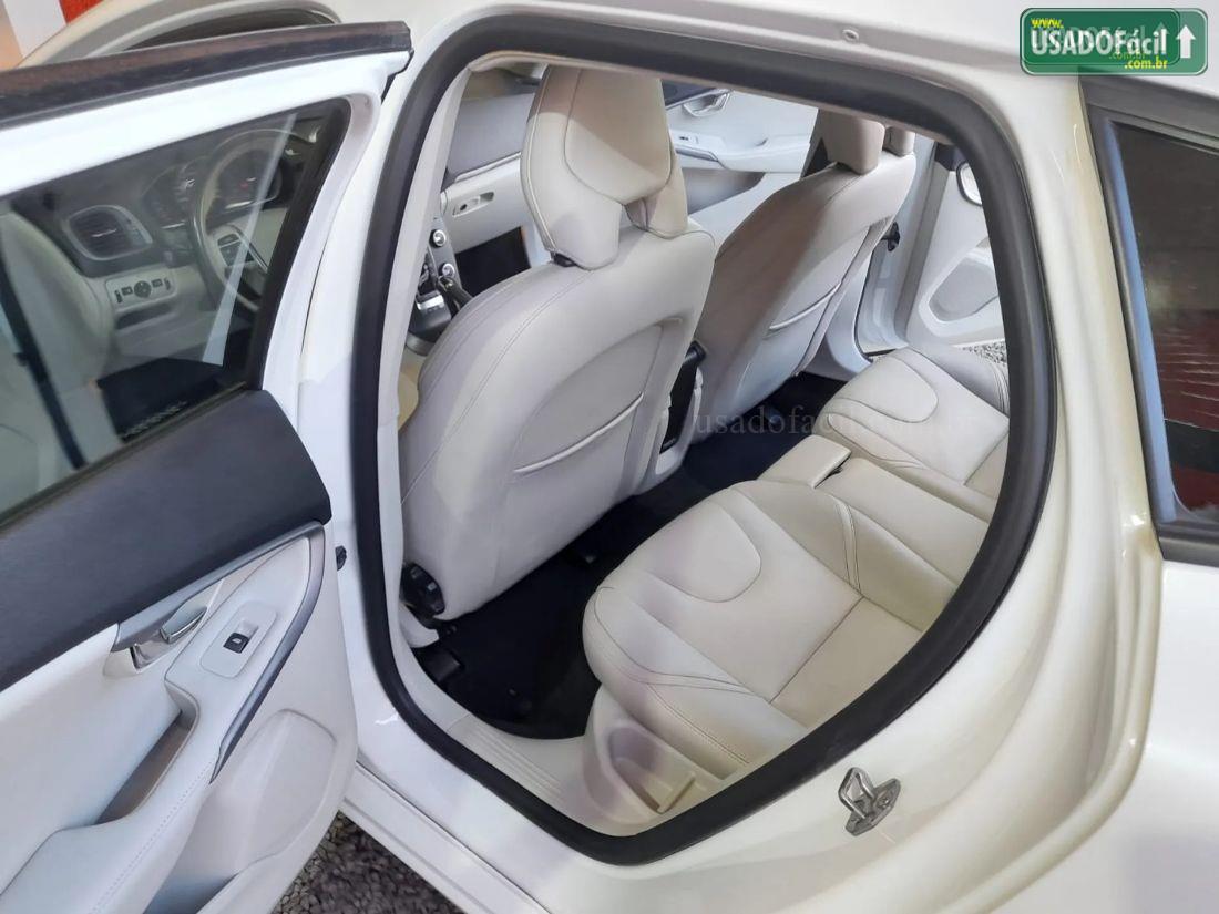 VOLVO V40 T-4 KINETIC 2.0 Automático 2018/2018 — foto 12 de 13