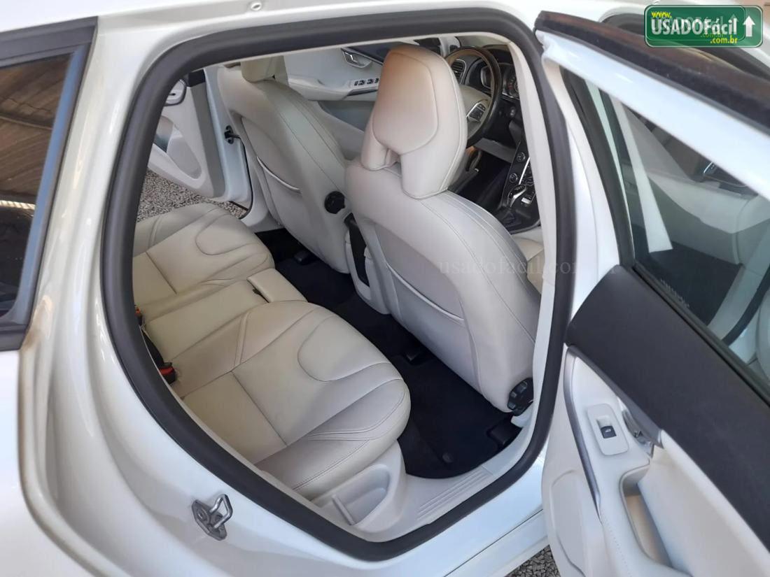 VOLVO V40 T-4 KINETIC 2.0 Automático 2018/2018 — foto 13 de 13