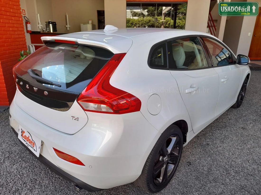VOLVO V40 T-4 KINETIC 2.0 Automático 2018/2018 — foto 4 de 13