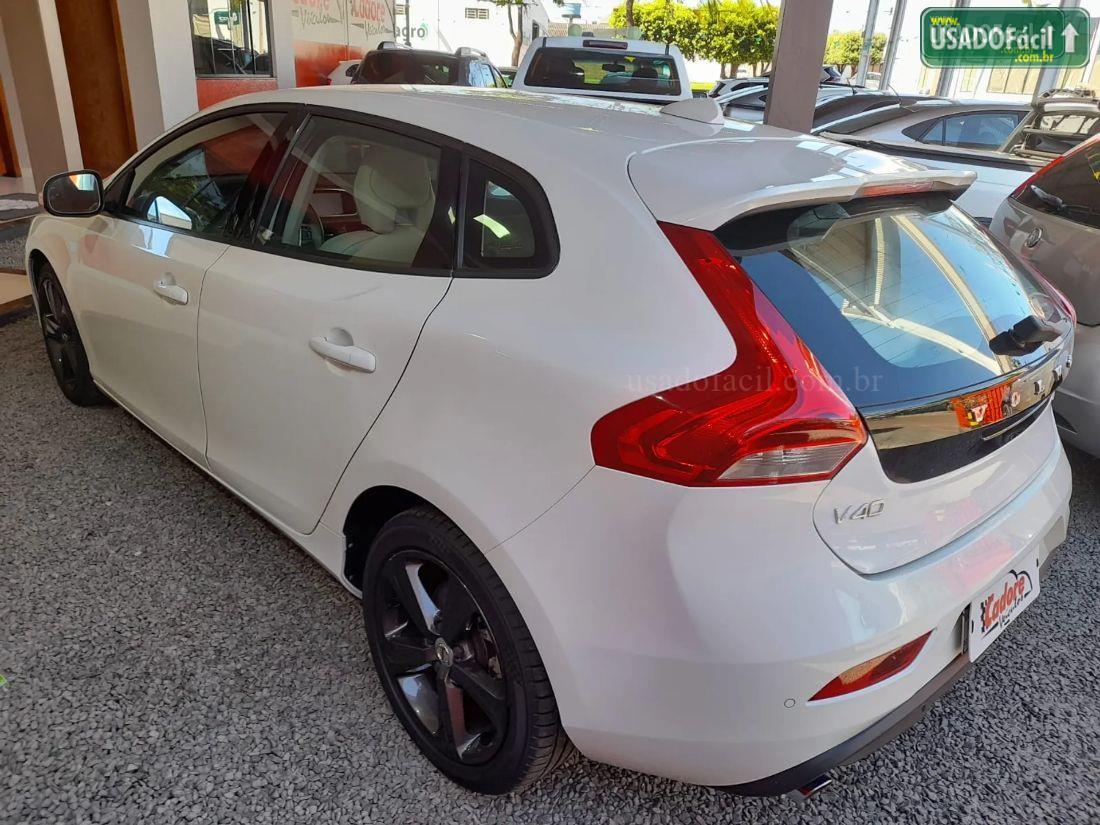 VOLVO V40 T-4 KINETIC 2.0 Automático 2018/2018 — foto 5 de 13