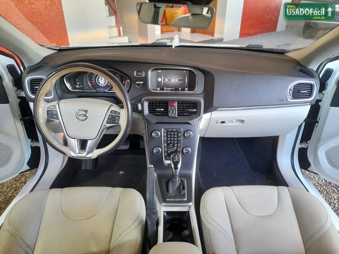 VOLVO V40 T-4 KINETIC 2.0 Automático 2018/2018 — foto 7 de 13