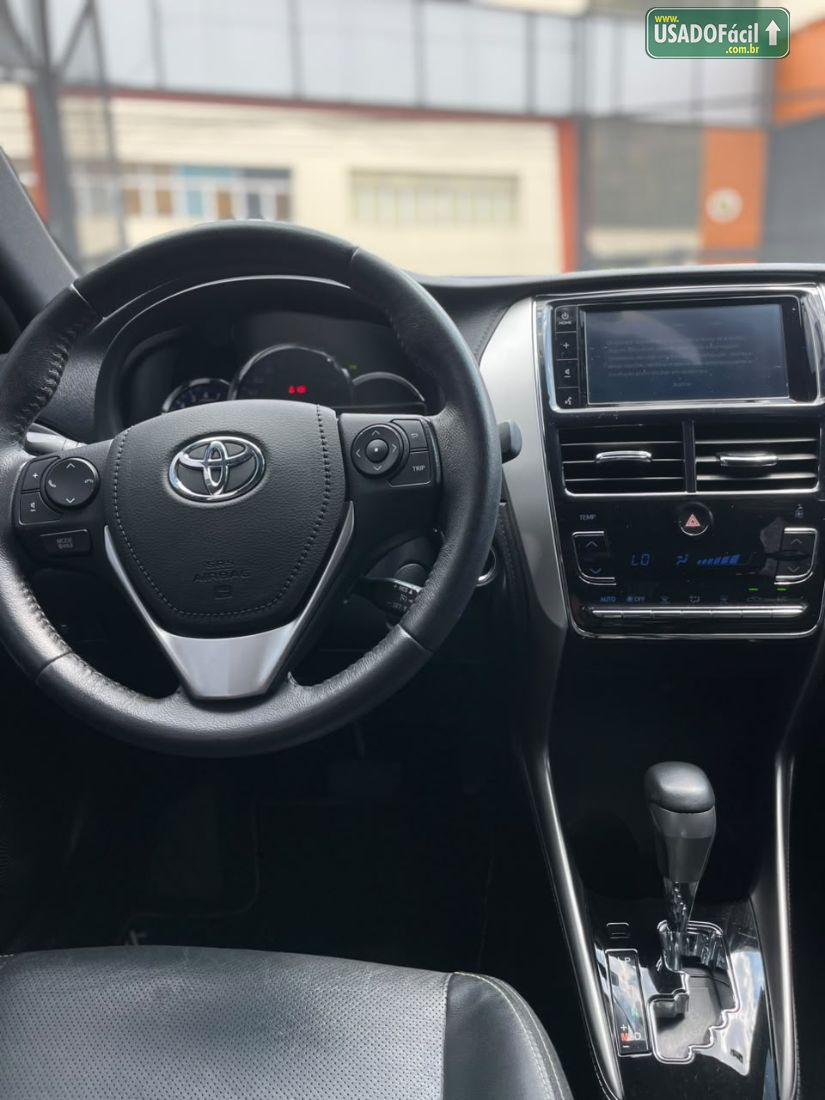 Toyota Yaris Hatch X-Way Connect 1.5 Automático Flex 2021/2022 — foto 9 de 15