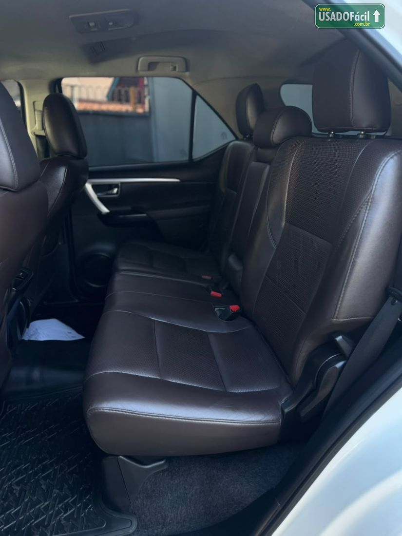Toyota Hilux SW4 SR 2.7 4X2 Flex Automático 2017/2018 — foto 18 de 19