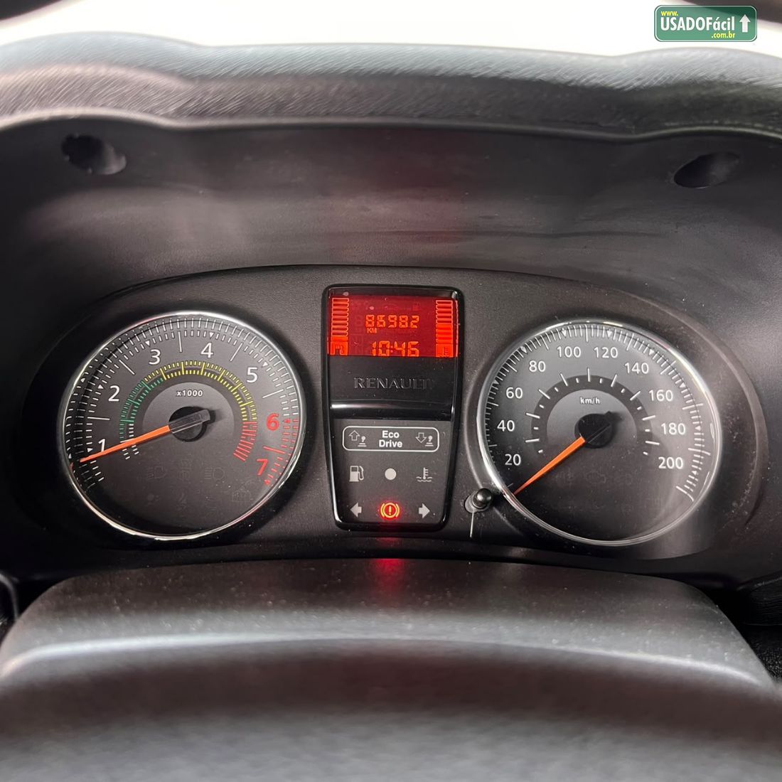RENAULT Clio Expression 1.0 4P flex 2016/2016 — foto 9 de 11