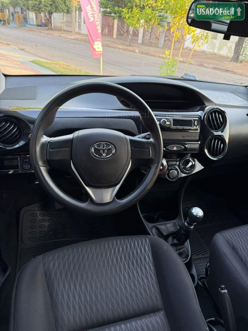 TOYOTA Etios Hatch X 1.3 Mecânico Flex 2017/2018 — foto 6 de 8
