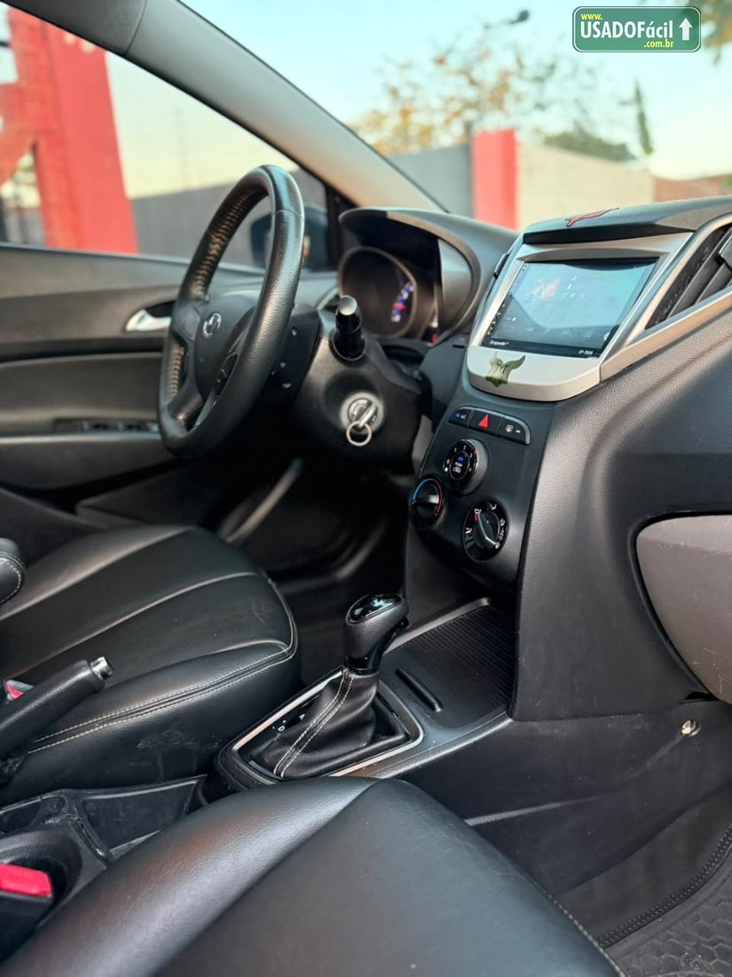 Hyundai HB20S Sedan Comfort Plus 1.6 Automático Flex 2016/2017 — foto 5 de 6