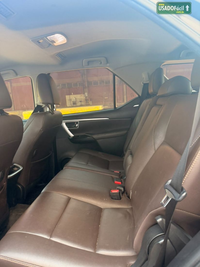 Toyota Hilux SW4 SRX 2.8 4x4 TDI Automático Diesel 2020/2020 — foto 9 de 13