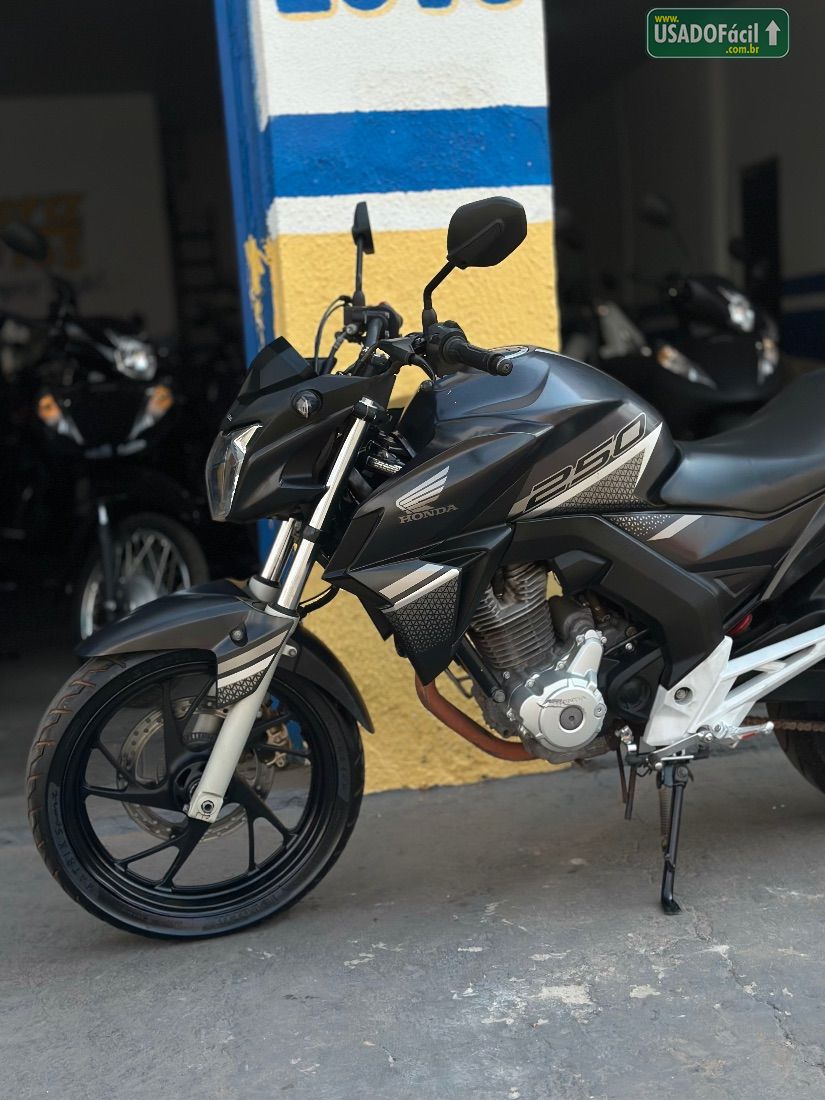 Honda CB 250 Twister 2022/2022 — foto 4 de 5