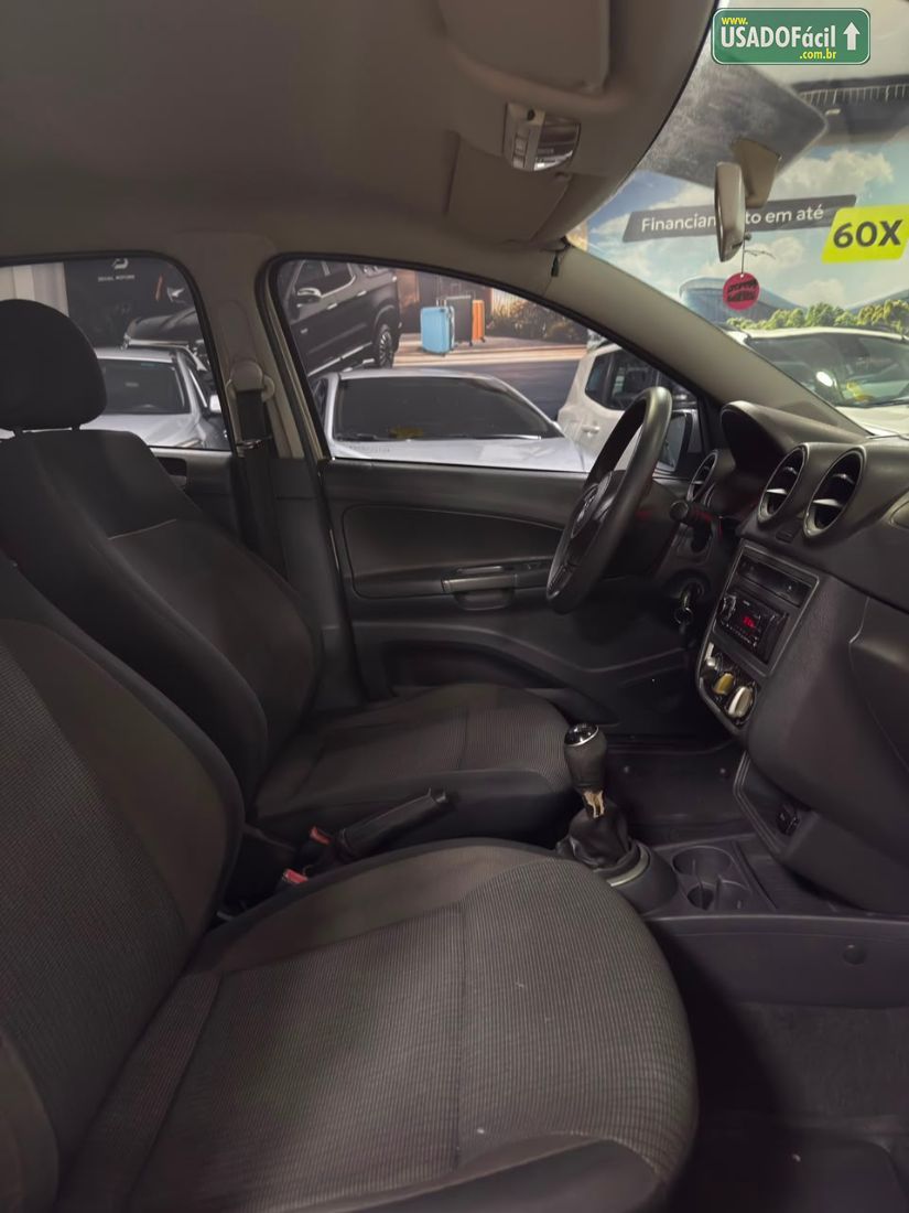 Volkswagen Voyage Comfortline 1.6 Total Flex 2013/2014 — foto 9 de 13