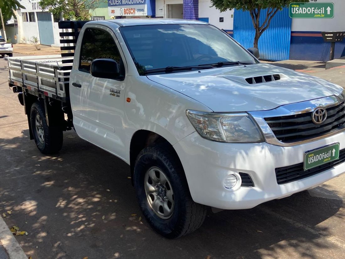 Toyota Hilux CS D4-D 3.0 4x4 TDI Mecânico Diesel 2015/2015 — foto 2 de 12