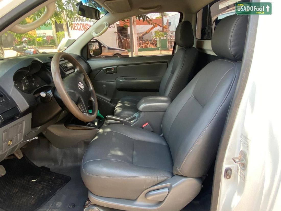 Toyota Hilux CS D4-D 3.0 4x4 TDI Mecânico Diesel 2015/2015 — foto 9 de 12