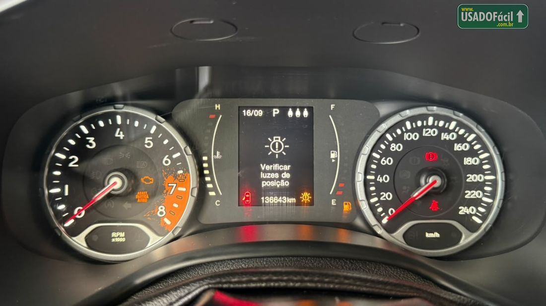 Jeep Renegade Longitude 1.8 4x2 Automático Flex 2015/2016 — foto 11 de 11