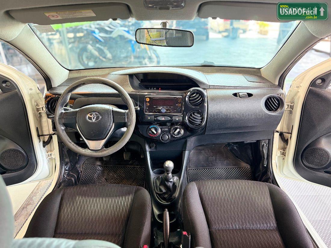 TOYOTA Etios Hatch X 1.3 Mecânico Flex 2016/2017 — foto 9 de 12