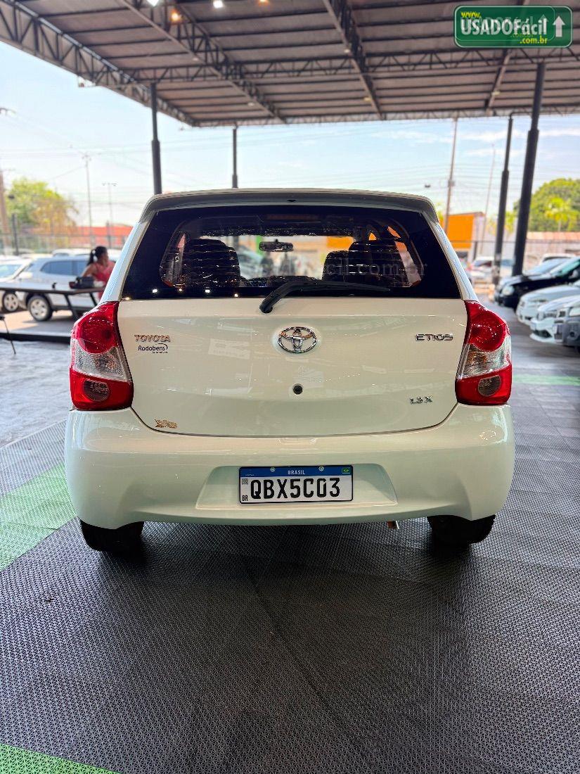 TOYOTA Etios Hatch X 1.3 Mecânico Flex 2016/2017 — foto 6 de 12