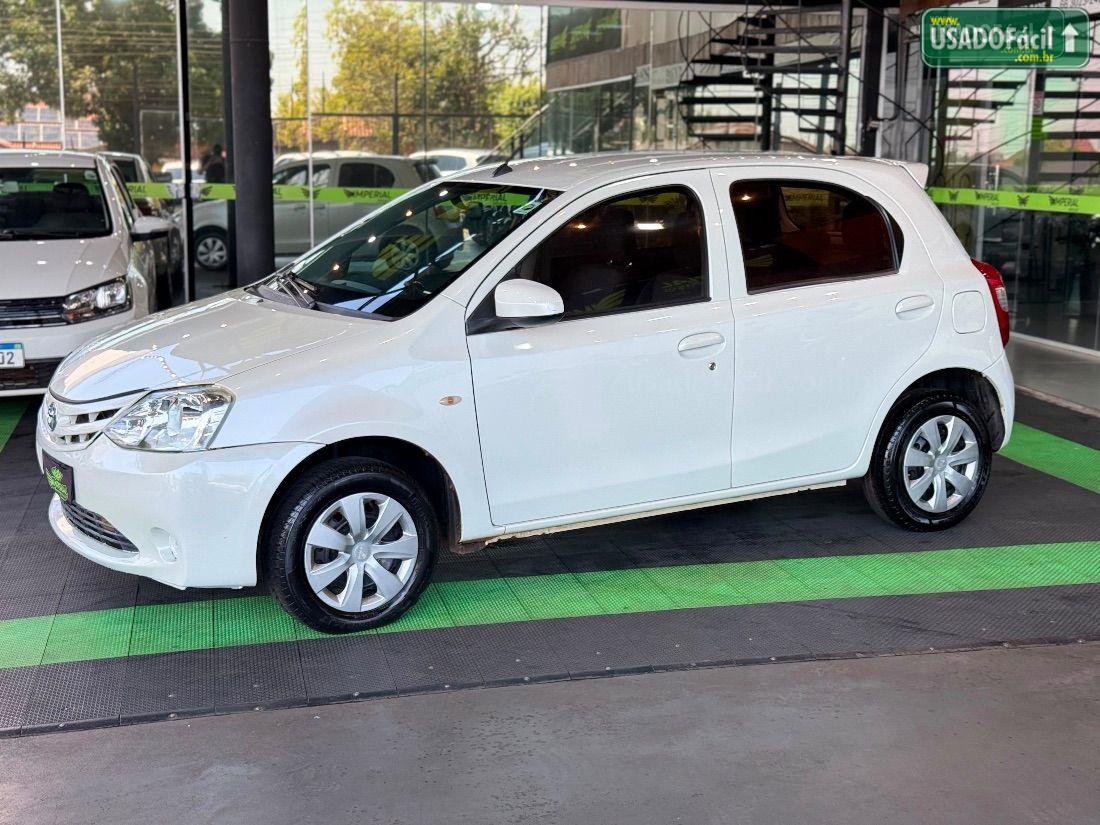 TOYOTA Etios Hatch X 1.3 Mecânico Flex 2016/2017 — foto 4 de 12
