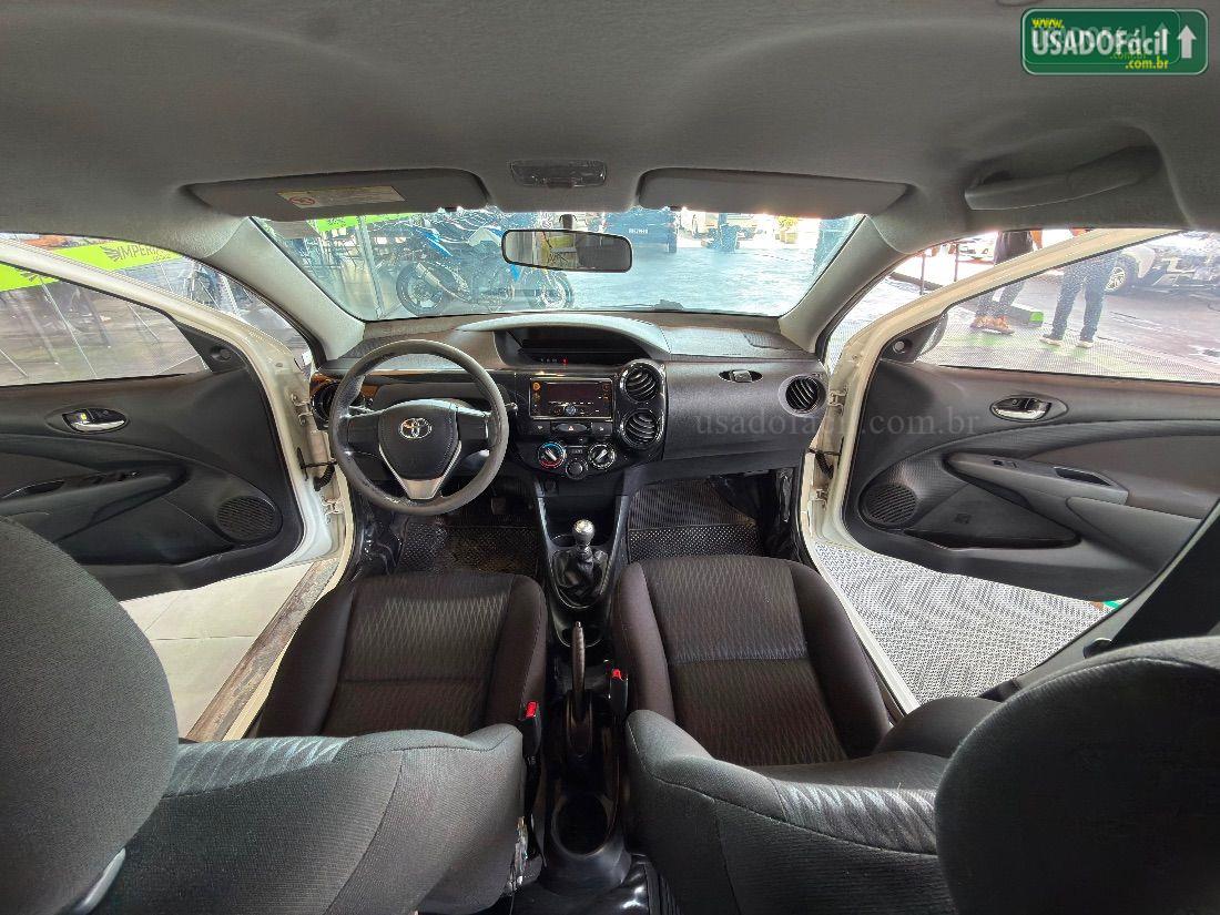TOYOTA Etios Hatch X 1.3 Mecânico Flex 2016/2017 — foto 8 de 12