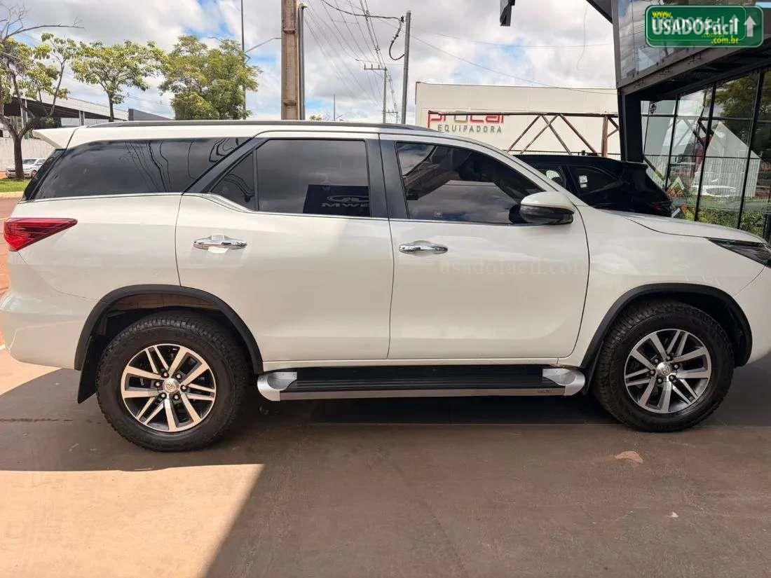 TOYOTA Hilux SRX CD 2.8 4x4 TDI Automático Diesel 2019/2019 — foto 5 de 8